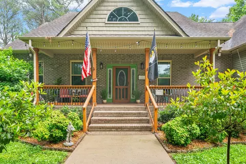 2700 Dover Rd, Woodlawn, TN 37191
