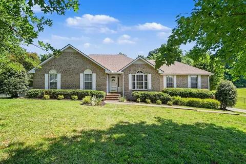 1029 Nina Dr, Springfield, TN 37172