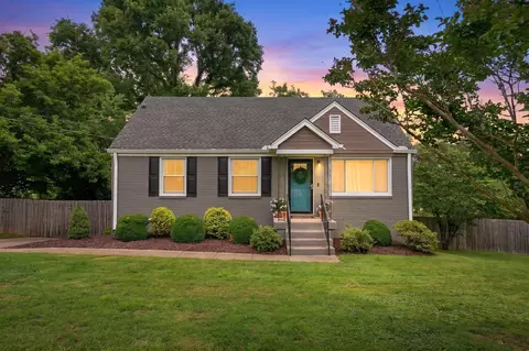 923 Shauna Dr, Nashville, TN 37214