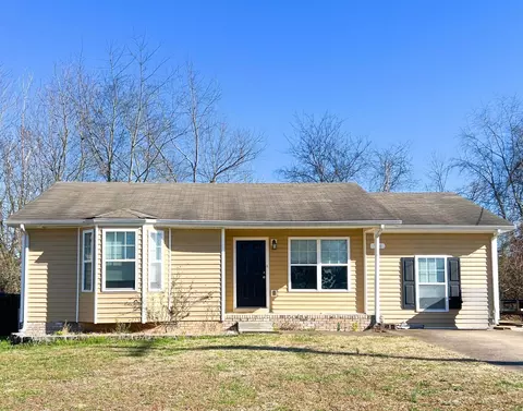 946 Van Buren Ave, Oak Grove, KY 42262