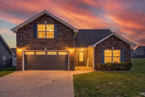 1044 Charles Thomas Dr, Clarksville, TN 37042