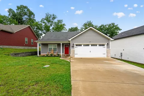1232 Cardinal Creek Dr, Clarksville, TN 37040