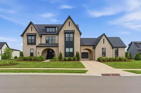 7060 Lampkins Crossing Dr, College Grove, TN 37046
