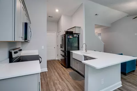 Kitchen - 826 Cedar Ln, Springfield, TN 37172 photo 3 of 3