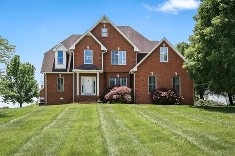 385 Thoroughbred Ln, Hartsville, TN 37074