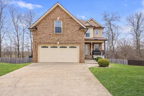2720 Arthurs Ct, Clarksville, TN 37040