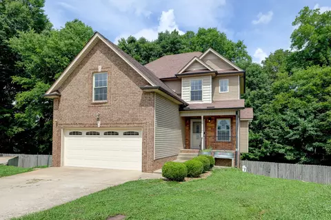 2720 Arthurs Ct, Clarksville, TN 37040
