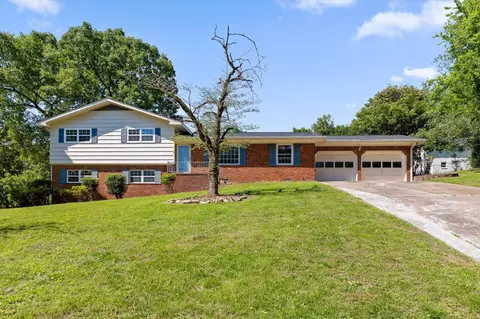 404 Lark Ln, Chattanooga, TN 37415
