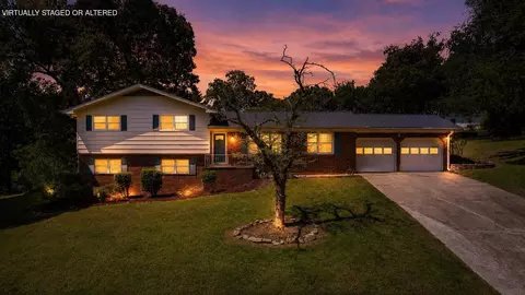 404 Lark Ln, Chattanooga, TN 37415