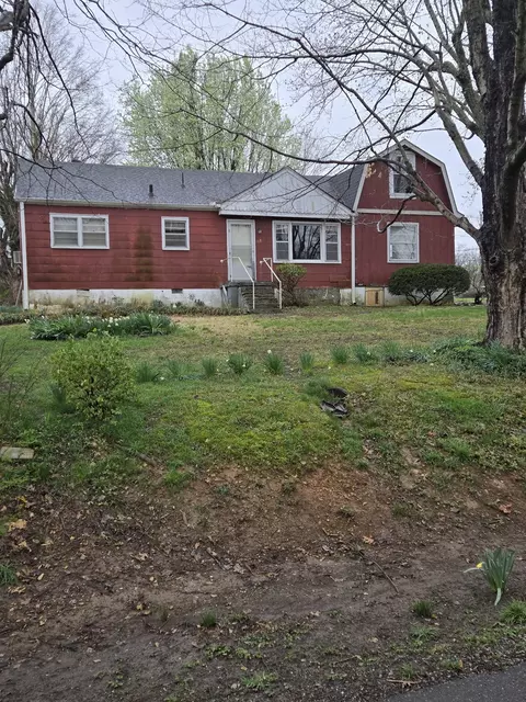 790 Draughon Dr, Greenbrier, TN 37073