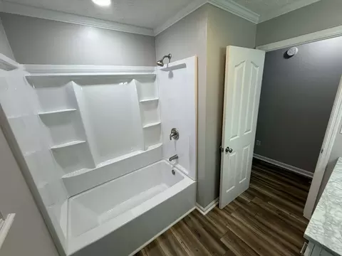 Bath - 716 Mountain View Dr, Morrison, TN 37357 photo 2 of 3
