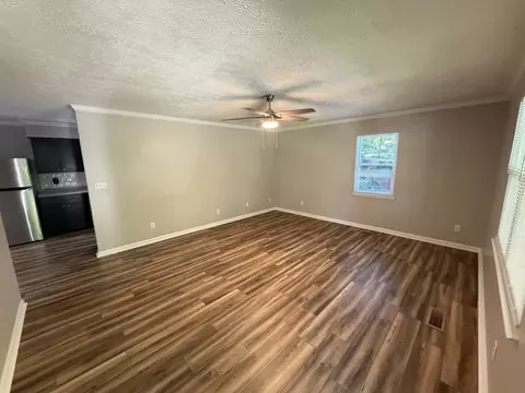 Living - 716 Mountain View Dr, Morrison, TN 37357 photo 2 of 2