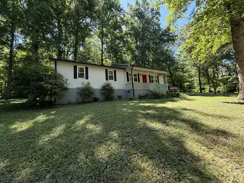 716 Mountain View Dr, Morrison, TN 37357