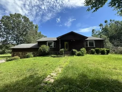 658 Cobblestone Dr, Savannah, TN 38372