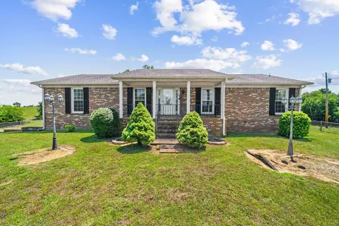 1826 Newcut Rd, Columbia, TN 38401