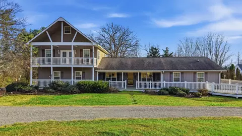 7 Kathy Ln, Lookout Mountain, GA 30750