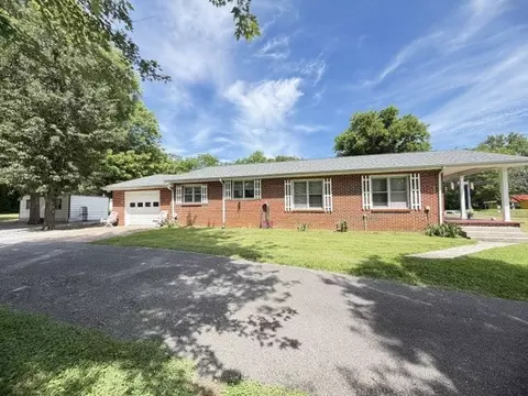 603 N Main St, Estill Springs, TN 37330