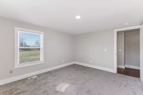 Bedroom - 405 Fairfield Rd, Bethpage, TN 37022 photo 4 of 5