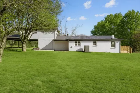 Exterior - 405 Fairfield Rd, Bethpage, TN 37022 photo 4 of 13