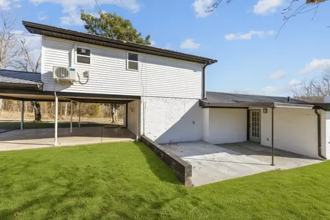 Exterior - 405 Fairfield Rd, Bethpage, TN 37022 photo 2 of 13