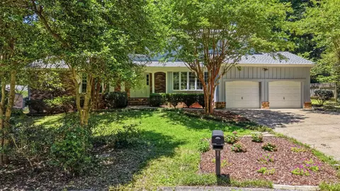 1102 Montvale Cir, Signal Mountain, TN 37377