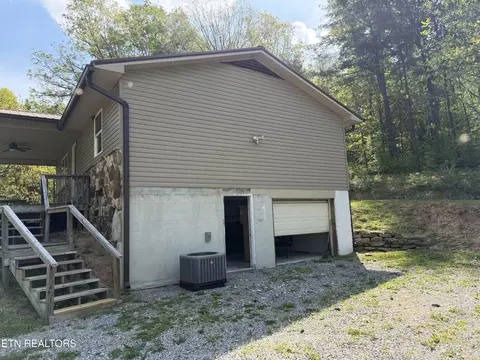 318 Lee Rd, Lancing, TN 37770 photo 6