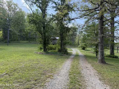 318 Lee Rd, Lancing, TN 37770 photo 7