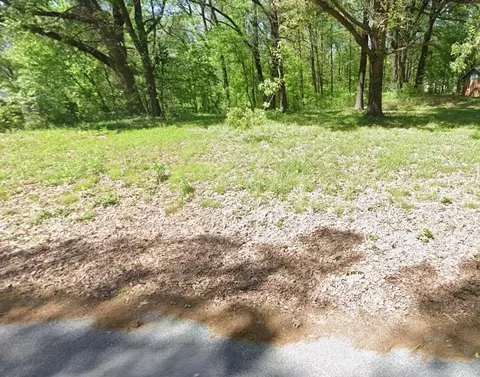 1390 North Dr, Memphis, TN 38109