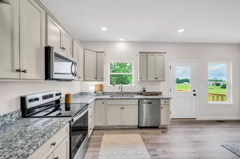 Kitchen - 497 Jesse Work Rd, Dickson, TN 37055 photo 2 of 5