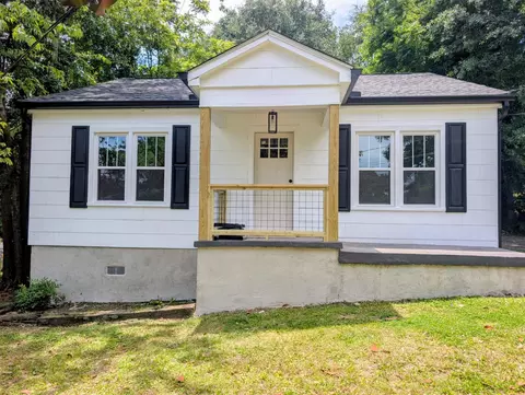 11 Circle Dr, Rossville, GA 30741