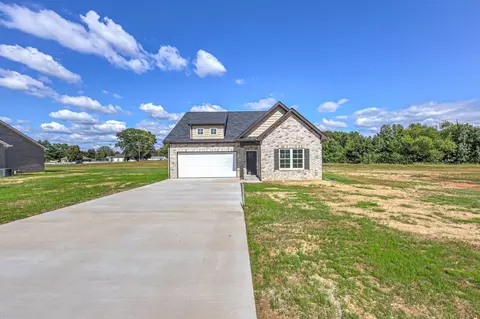 Exterior - 41 Bartow St, Decherd, TN 37324 photo 3 of 7