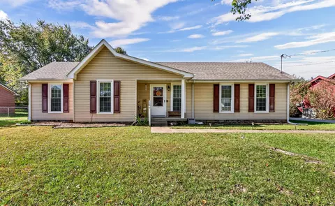 304 Buckingham Pl, Clarksville, TN 37042