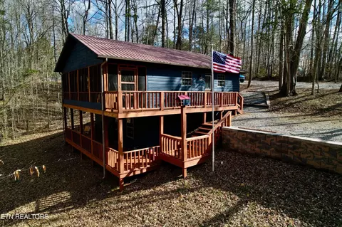 105 River Ln, Jamestown, TN 38556