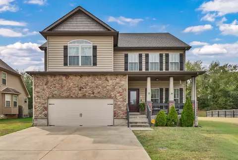 1520 Eads Ct, Clarksville, TN 37043