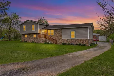 1975 Cloud Springs Rd, Rossville, GA 30741