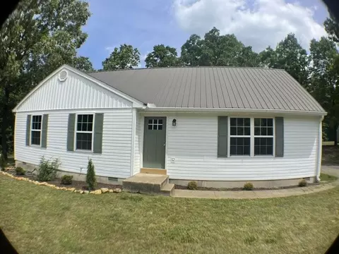 9106 Redbud Ln, Nunnelly, TN 37137
