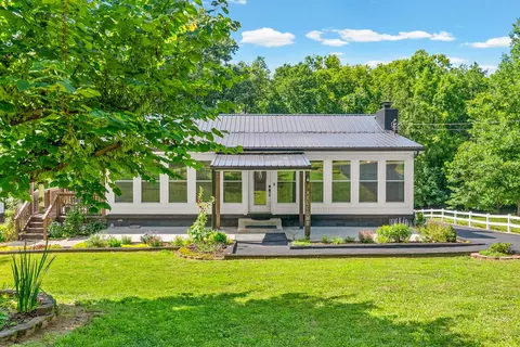324 Bayview Dr, Bumpus Mills, TN 37028