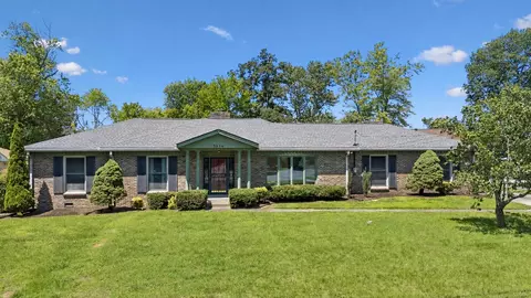3836 Lake Aire Dr, Nashville, TN 37217