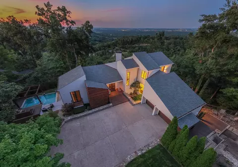 1819 Laurel Ridge Dr, Nashville, TN 37215
