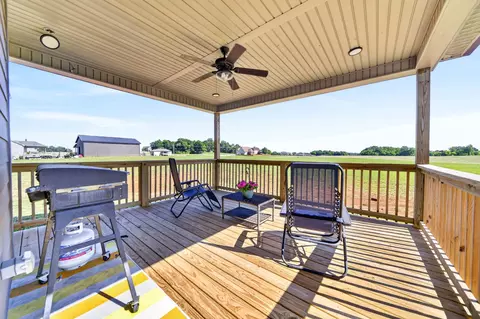 Exterior - 5367 Roy Holman Rd, Springfield, TN 37172 photo 7 of 9