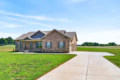 Exterior - 5367 Roy Holman Rd, Springfield, TN 37172 photo 2 of 9