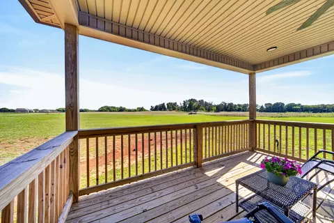 Exterior - 5367 Roy Holman Rd, Springfield, TN 37172 photo 8 of 9