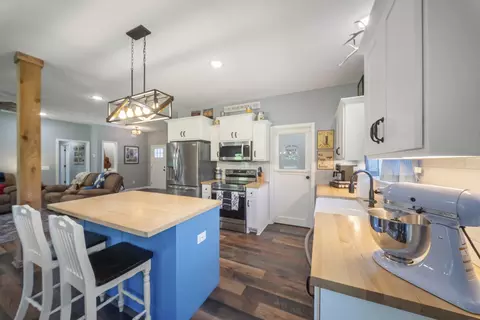 Kitchen - 22153 Highway 49 E, Springfield, TN 37172 photo 2 of 5