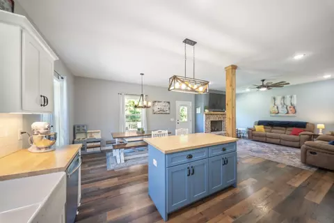 Kitchen - 22153 Highway 49 E, Springfield, TN 37172 photo 4 of 5