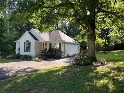1706 Hillview Dr, Columbia, TN 38401