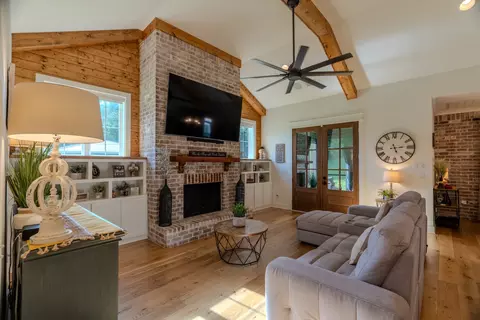Living - 502 Allisona Rd, Eagleville, TN 37060 photo 2 of 2