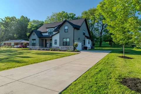 Exterior - 502 Allisona Rd, Eagleville, TN 37060 photo 2 of 9