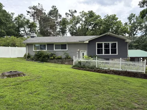 304 Hickory Dr, Old Hickory, TN 37138