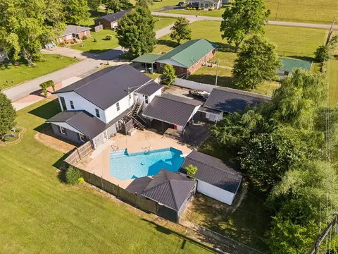 312 Hinson St, Hohenwald, TN 38462