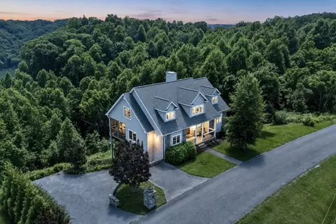 425 Opal Point Dr, Smithville, TN 37166